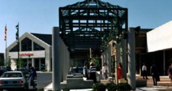 Powell Street Plaza